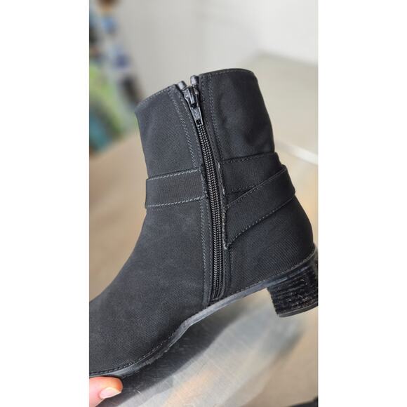 STUART WEITZMAN Women's Ankle Booties Buckle Detail Zip Up Black Size 9.5 - Picture 7 of 10